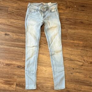 Hollister Women's Light Wash Skinny Jeans
